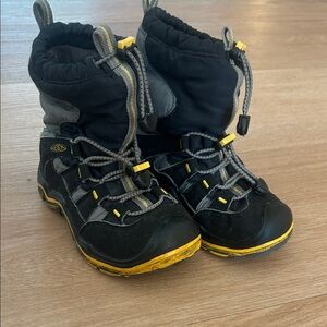 KEEN Kids Black & Yellow Winter Boots